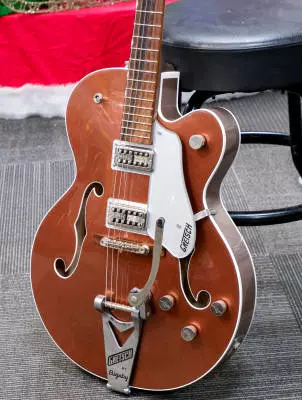 Gretsch Guitars - G6118T Players Edition Anniversary Hollow Body with String-Thru Bigsby - Two-Tone Copper Metallic/Sahara Metallic